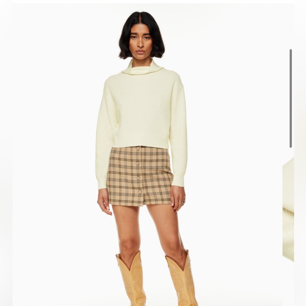 Lavender 💜🦄 Aritzia- Wilfred Montpellier waist turtleneck
